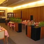 Maxim Hotel Svätý Jur