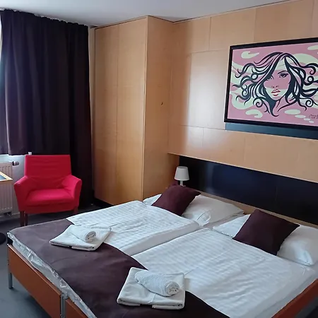 Maxim Hotel 3*